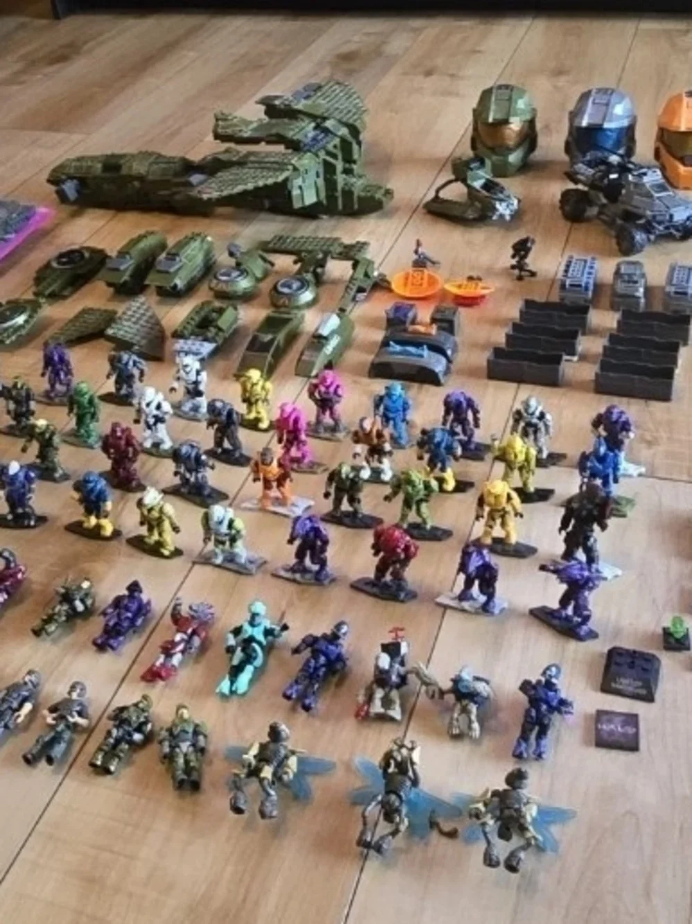 Mega Bloks Construx Halo Pelican Vehicles Minifigs Figures Guns Accessories Lot